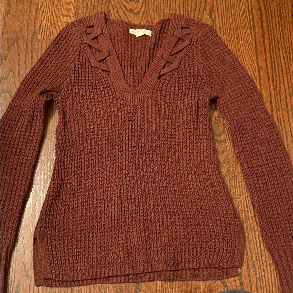 Women's V-Neck Sweater in Maroon
